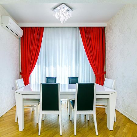 Park Azure Vip Apartment By Baku Housing Buitenkant foto