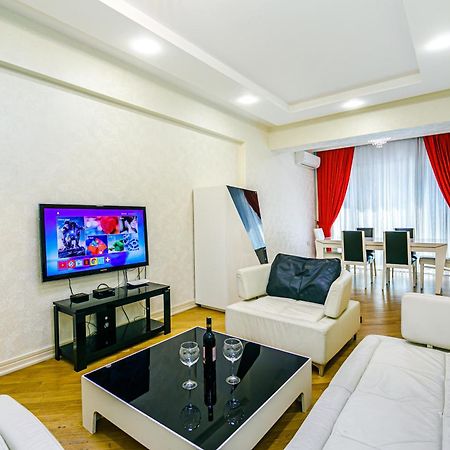 Park Azure Vip Apartment By Baku Housing Buitenkant foto